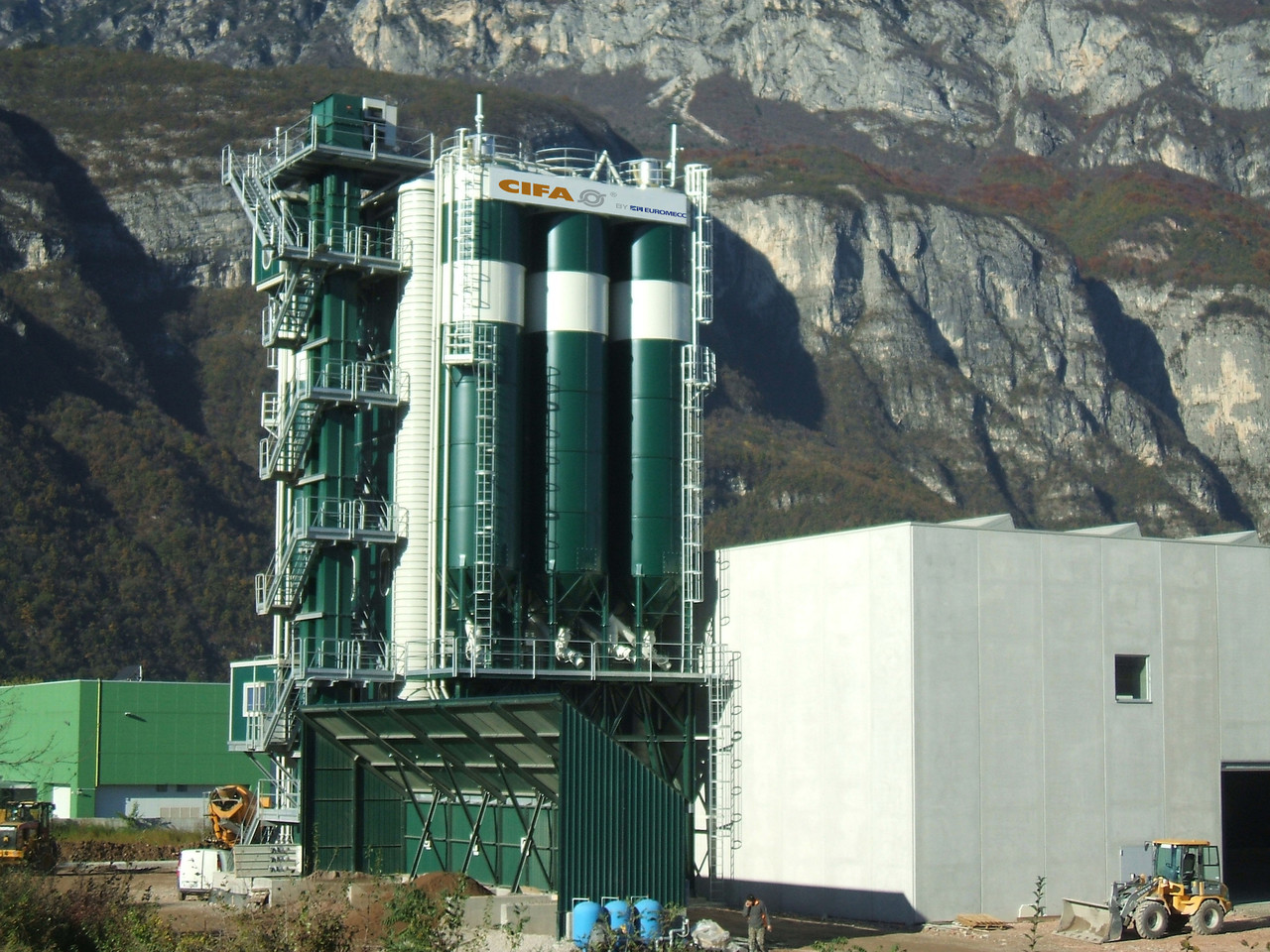 Стационарные бетоносмесительные установки башенного типа Cifa - фото 1 - id-p1055356838