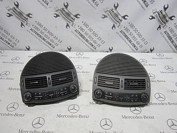 Центральний повітропровід у торпедо Mercedes-Benz W211 E-Class (A2118300054)