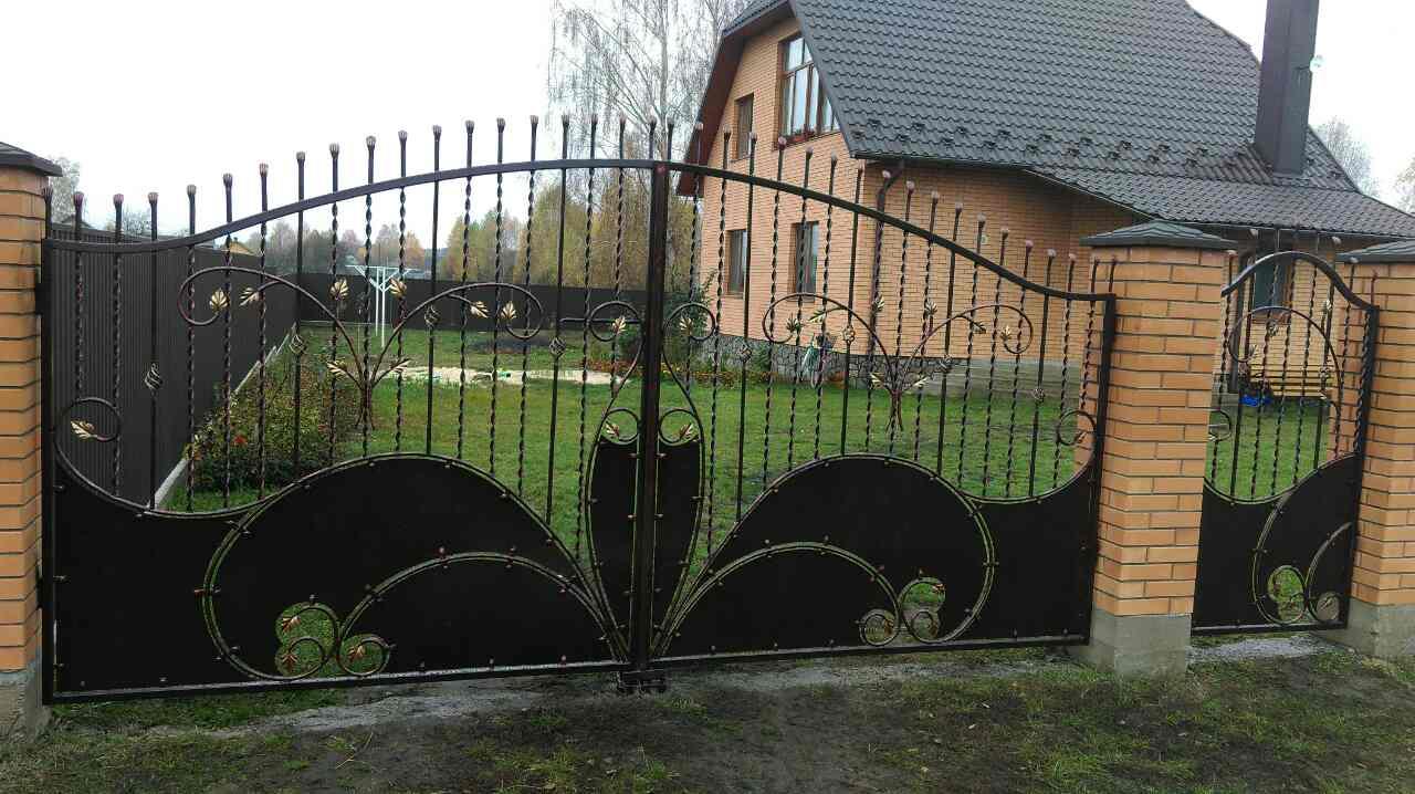 Коміра ковані Опера-1