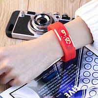 Годинники наручні, Колір: Червоний, білий, Силіконовий ремінець цільний, Цифровий дисплей, електронний Механізм