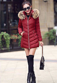 Зимова жіноча куртка — хутряний капюшон