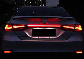 Вставка між ліхтарем Toyota Camry v70 тюнінг Led оптика (червона)