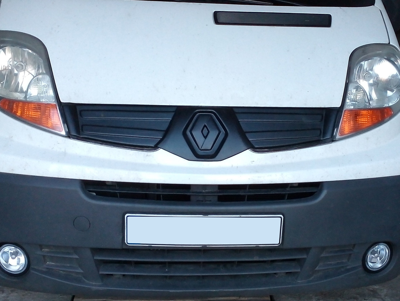 Накладка зимова на решітку (матова) Renault Trafic 2006-2014, DDU ZIM040