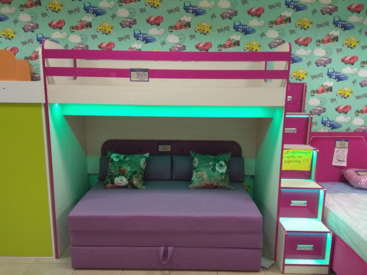 Ліжко дитяче двоярусне з підсвічуванням. Фасади пластик Rehau.