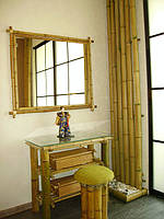Зеркало и туалетный столик из бамбука