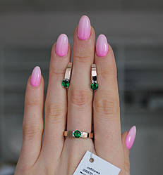 Срібний набір прикрас жіночий із зеленим цирконом і золотом «Дебора» / Комплект срібні сережки та каблучка