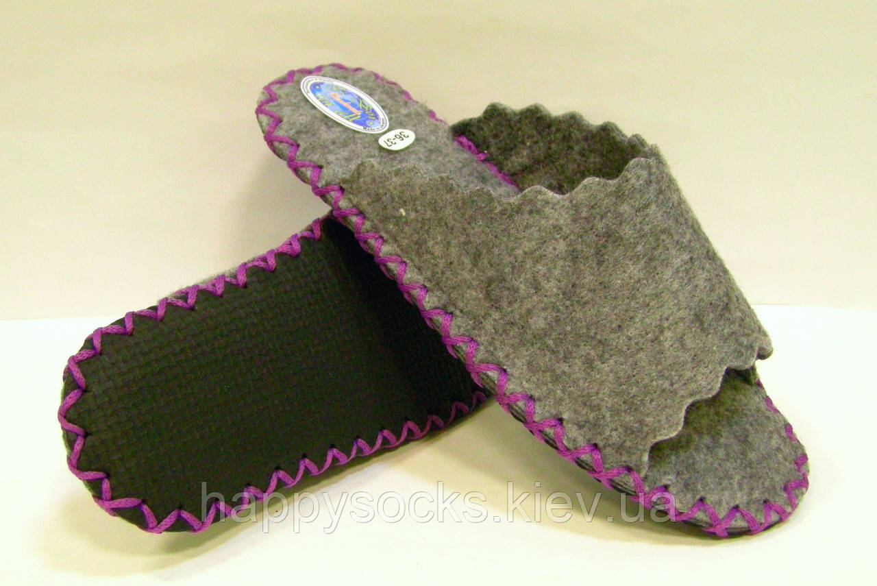 Домашние открытые тапочки из войлока с фиолетовым шнурком - фото 1 - id-p514724317