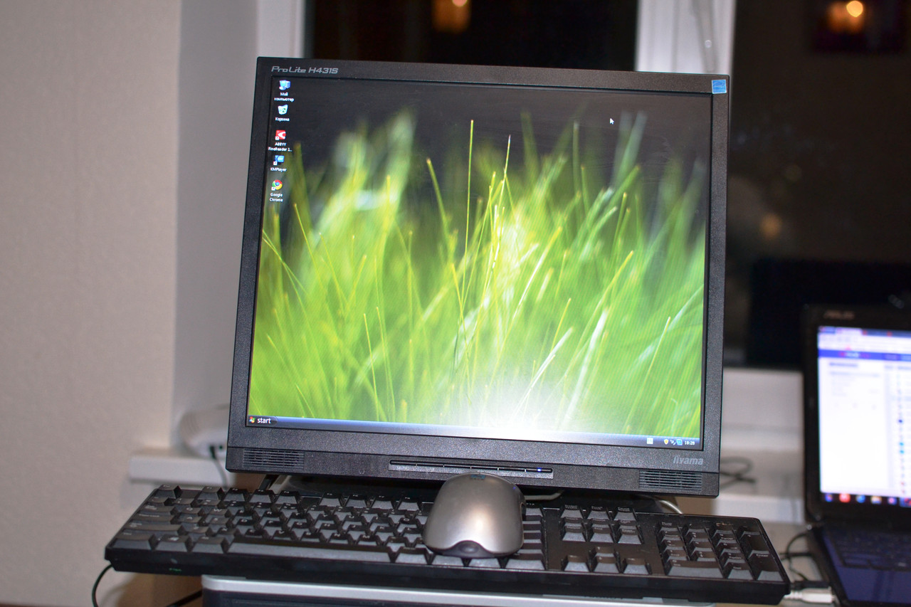 Б/В, комп'ютер у зборі, Intel Core 2 Quad Q6600, 4 ядра, ОЗП 4 ГБ, HDD 250 ГБ, монітор 17"