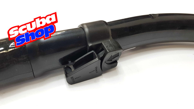 Трубка двухклапанная Marlin Dry Lux пряма гофра для плавання, колір чорний Трубка двухклапанная Marlin Dry Lux пряма гофра для плавання, колір чорний