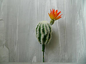 Штучний кактус з помаранчевим цвітом Н20см
