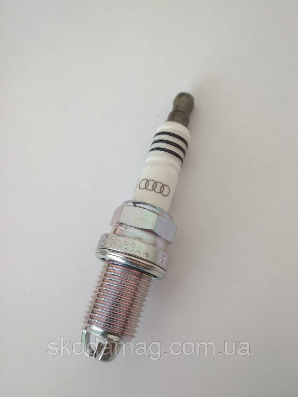Оригинальная свеча зажигания Шкода Октавия Тур А5 1.6 MPI Octavia A5 ...