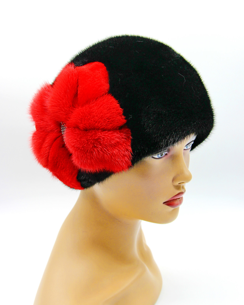 Женская меховая шапка из норки "Шарик с аппликацией" черно - красная. - фото 2 - id-p1058299709