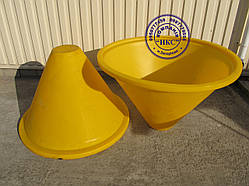 Місткість розкидача 300 л "Adriust".