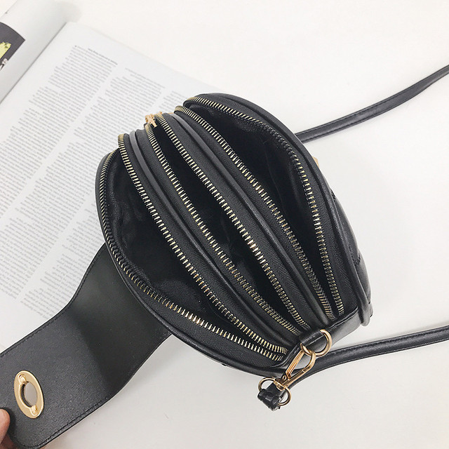 Жіноча чорна сумочка стьобана