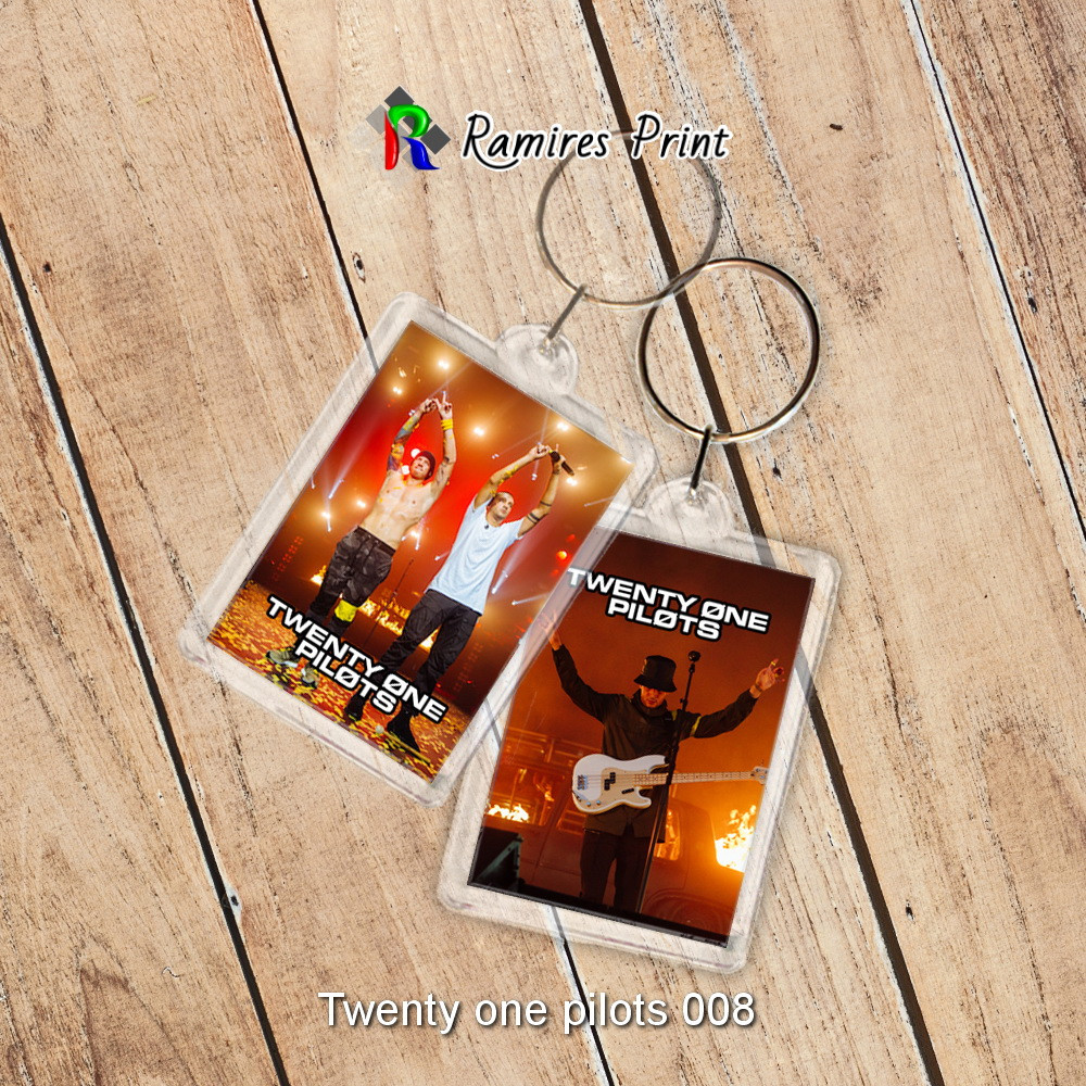 Брелок Twenty One Pilots 008