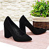 Туфлі жіночі замшеві на стійкому каблуці, колір чорний, фото 9