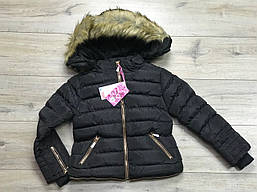 Зимова куртка на синтепоні, зі знімним капюшоном. Всередині хутро-травичка. 6 - 10 років