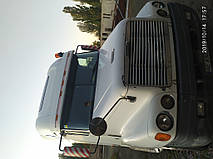 Производство и замена лобового стекла триплекс на грузовике Freightliner Columbia в Никополе (Украина). 2