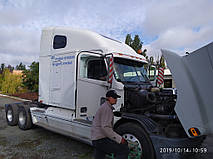 Производство и замена лобового стекла триплекс на грузовике Freightliner Columbia в Никополе (Украина). 6