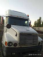 Производство и замена лобового стекла триплекс на грузовике Freightliner Columbia в Никополе (Украина). 10