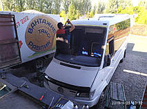 Производство и замена лобового стекла триплекс на автобусе Mercedes-Benz Sprinter 412 D Noge Aro  в Никополе (Украина). 4