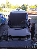 Производство и замена лобового стекла триплекс на автобусе Mercedes-Benz Sprinter 412 D Noge Aro  в Никополе (Украина). 20