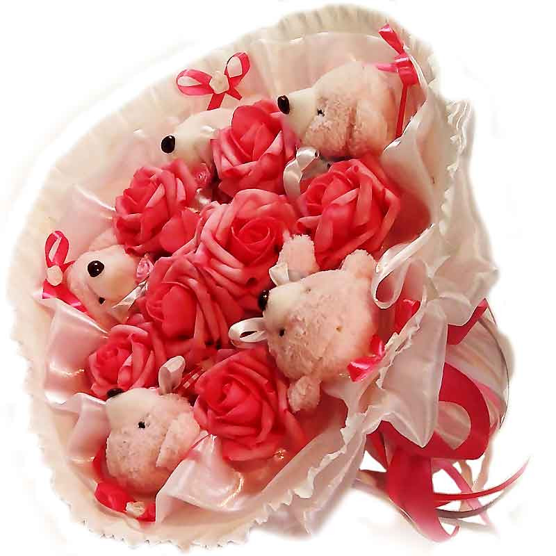 Букет із м'яких іграшок Ведмедика 5 в білому з трояндами