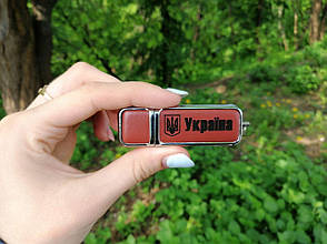 Шкіряна флешка з індивідуальним гравіюванням звичайна з червоної шкіри на 64Gb (3.0)