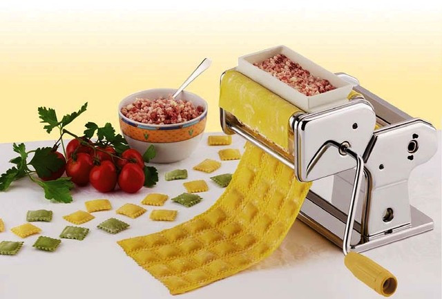 Тісторозкатка і пельменниця Marcato Atlas 150 Roller Raviolini