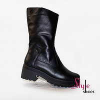 Получоботи зимові жіночі зі шкіри чорного кольору на масивній підошві на підборах «Style Shoes»