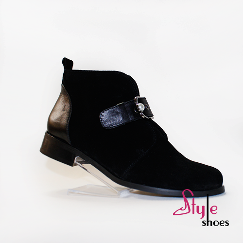Жіночі елегантні шкіряні демісезонні черевики чорного кольору