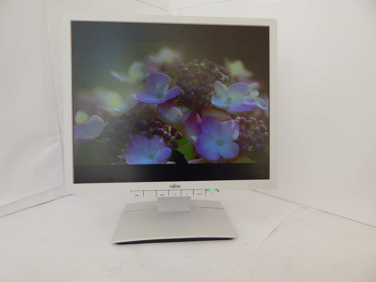 Монитор 19" Fujitsu Business Line B19-6 LED 1280x1024/5 мс/WLED