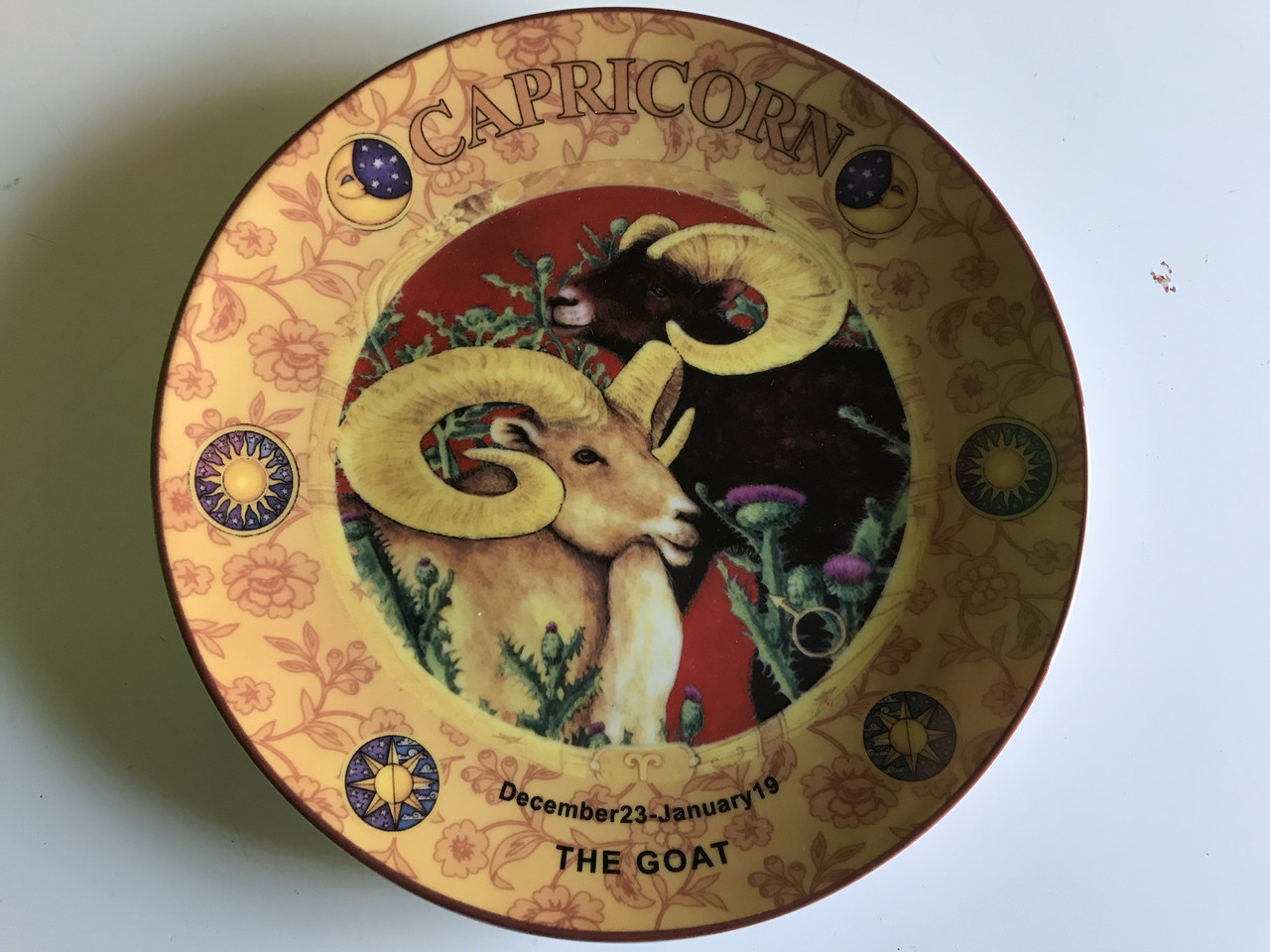 Тарілка декоративна з кріпленням на стіну Lefard Козеріг 20 см 86-354