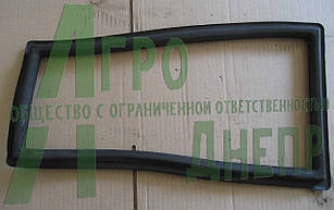 Ущільнювач скла переднього нижнього ЮМЗ 45Т-6700481