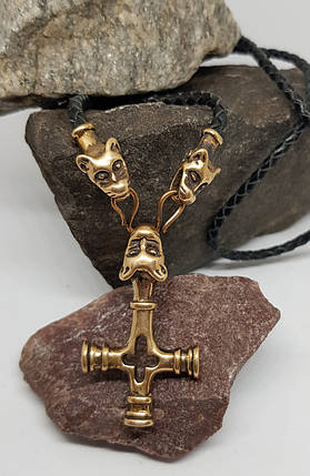 Мелот Тора, Хрест Святого Олафа з Фоссі, Червоний хрест, бронзова шийна прикраса з натуральною шкірою., фото 2