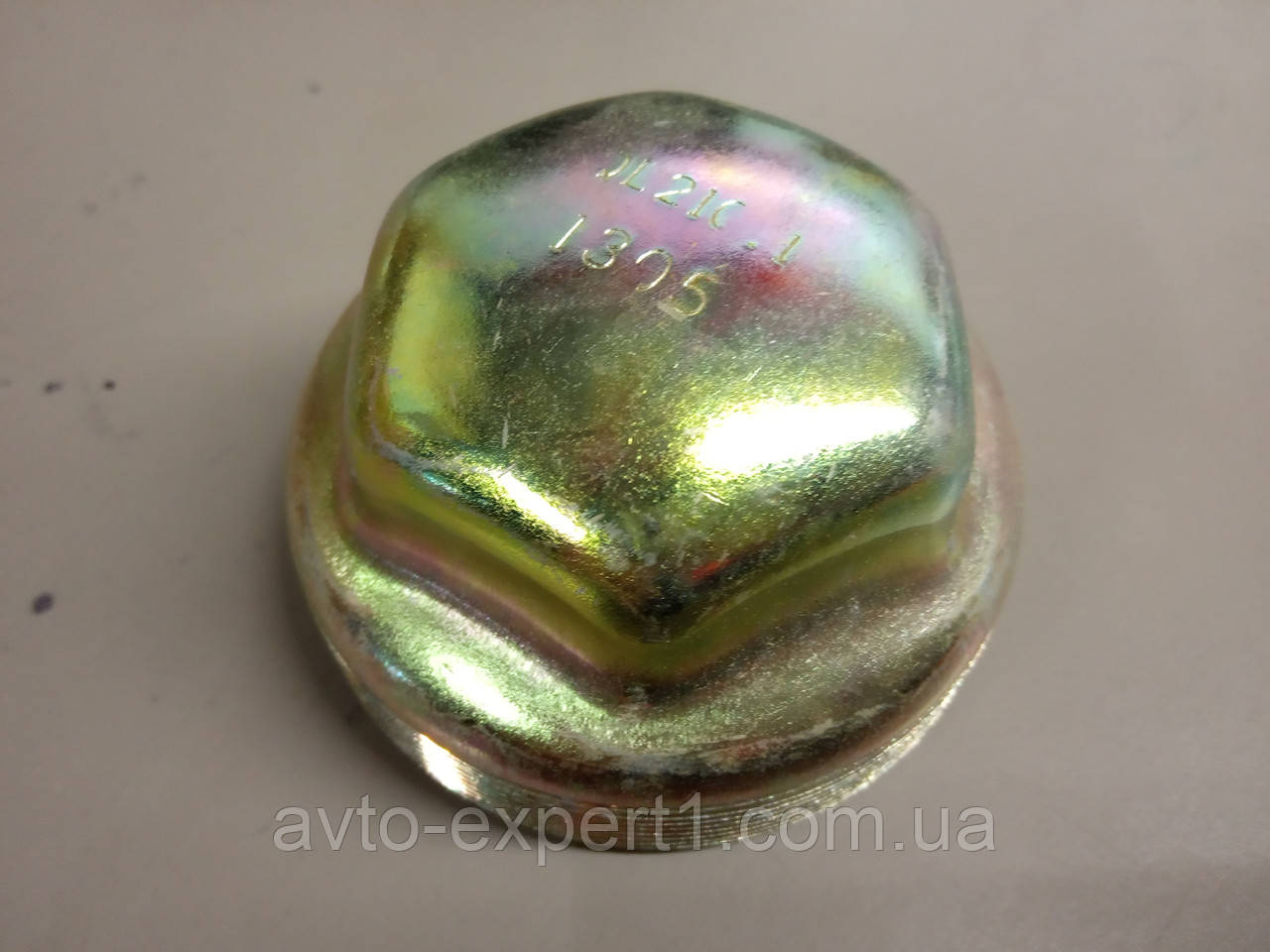 Пильовик передньої маточини FAW 1041