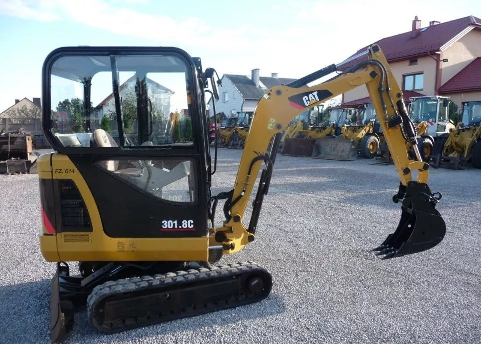 Мініекскаватор CAT 301.8С 2011 року
