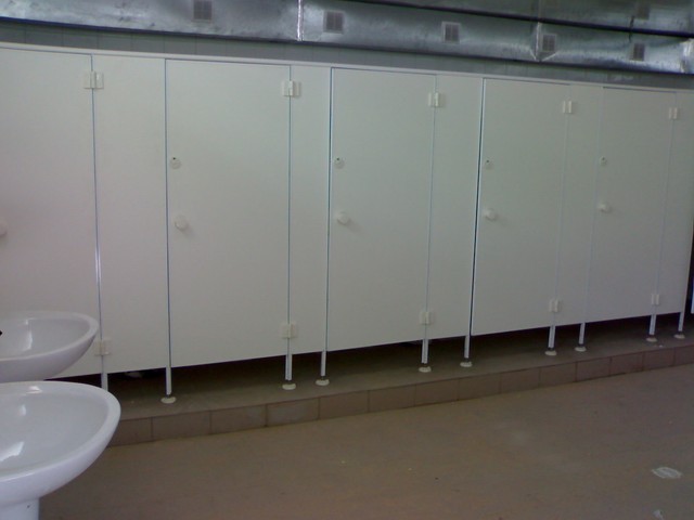 Сантехнічні перегородки (туалетні кабінки)