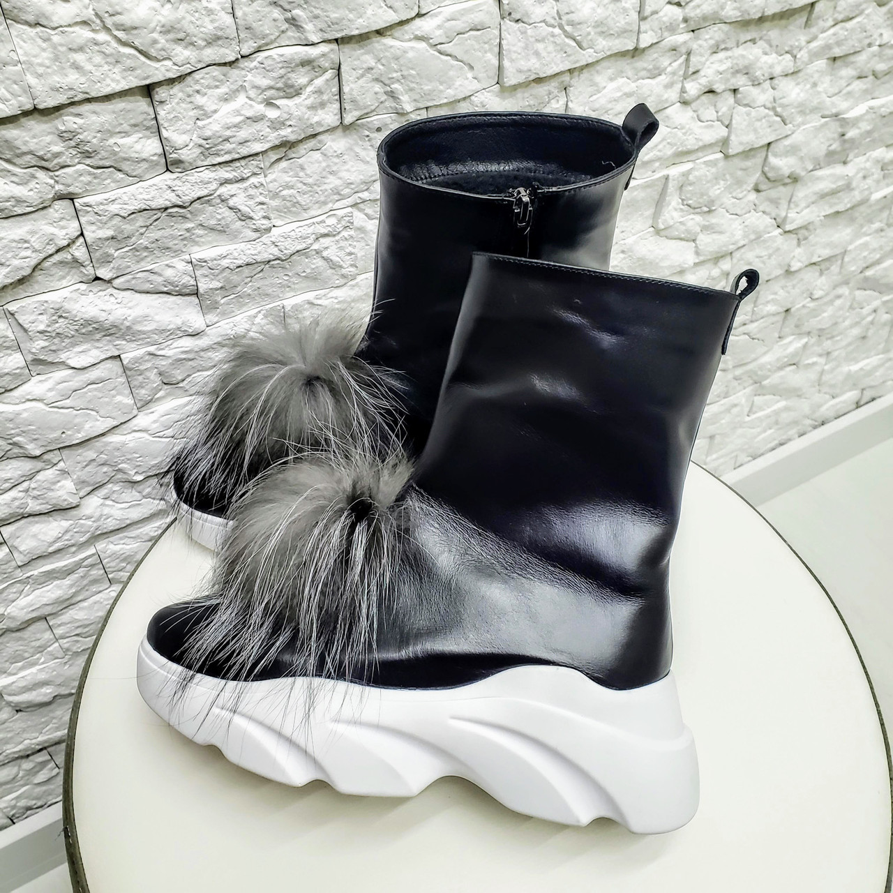 Зимові жіночі шкіряні черевики на високій підошві з хутряним помпоном, фото 1