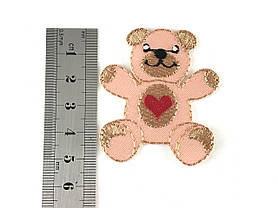 Нашивка ведмедик із серцем 45х52 мм, фото 4