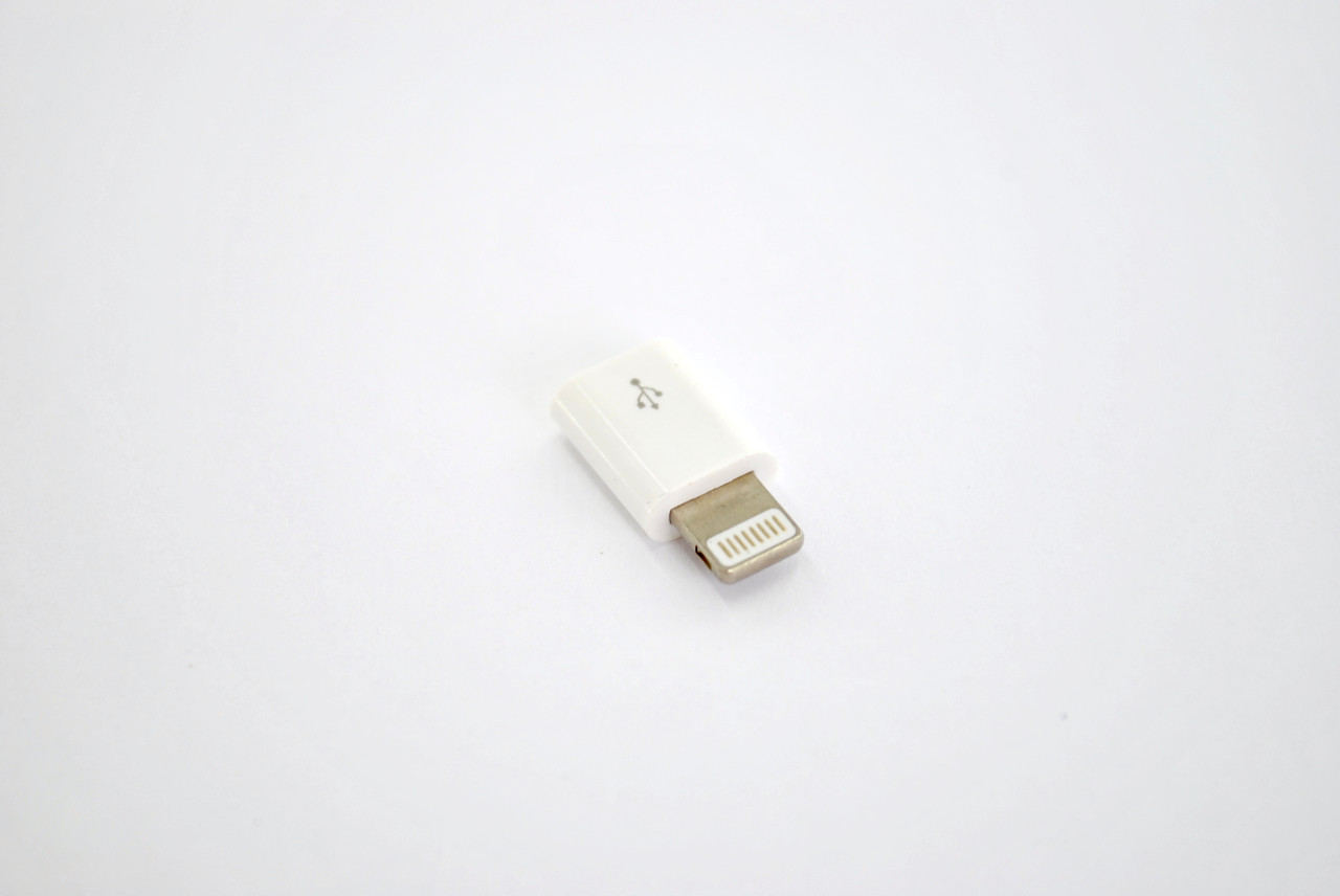 Перехідник з Micro USB мама на Lightning тато білий (тих, пакет)