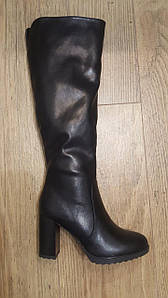 Чоботи жіночі зимові високі еко шкіра з набивним хутром на каблуку чорні