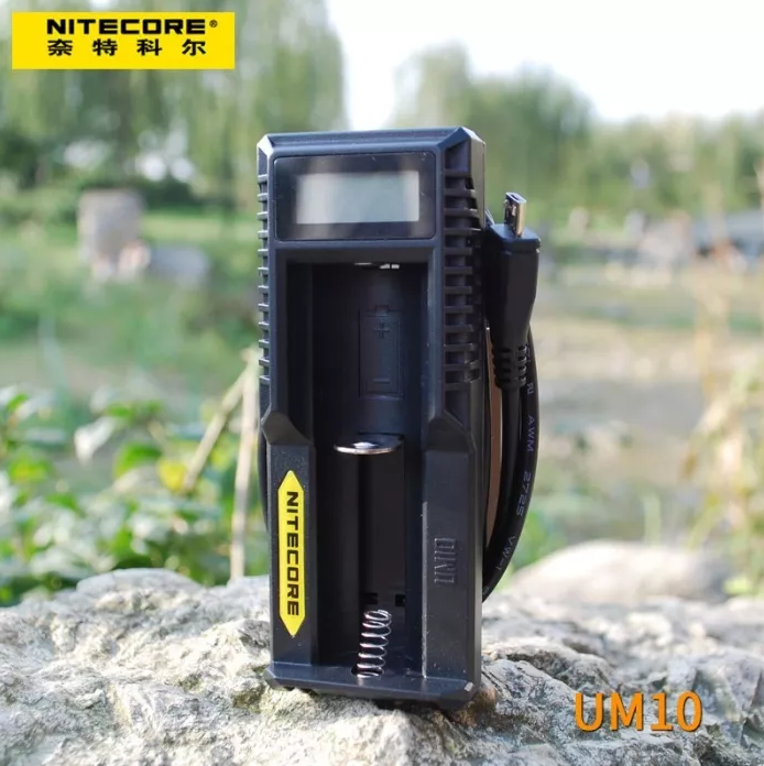 ОРИГІНАЛ зарядний на 1 Nitecore UM10 з ЖК екраном Li-Ion 18650 зарядка
