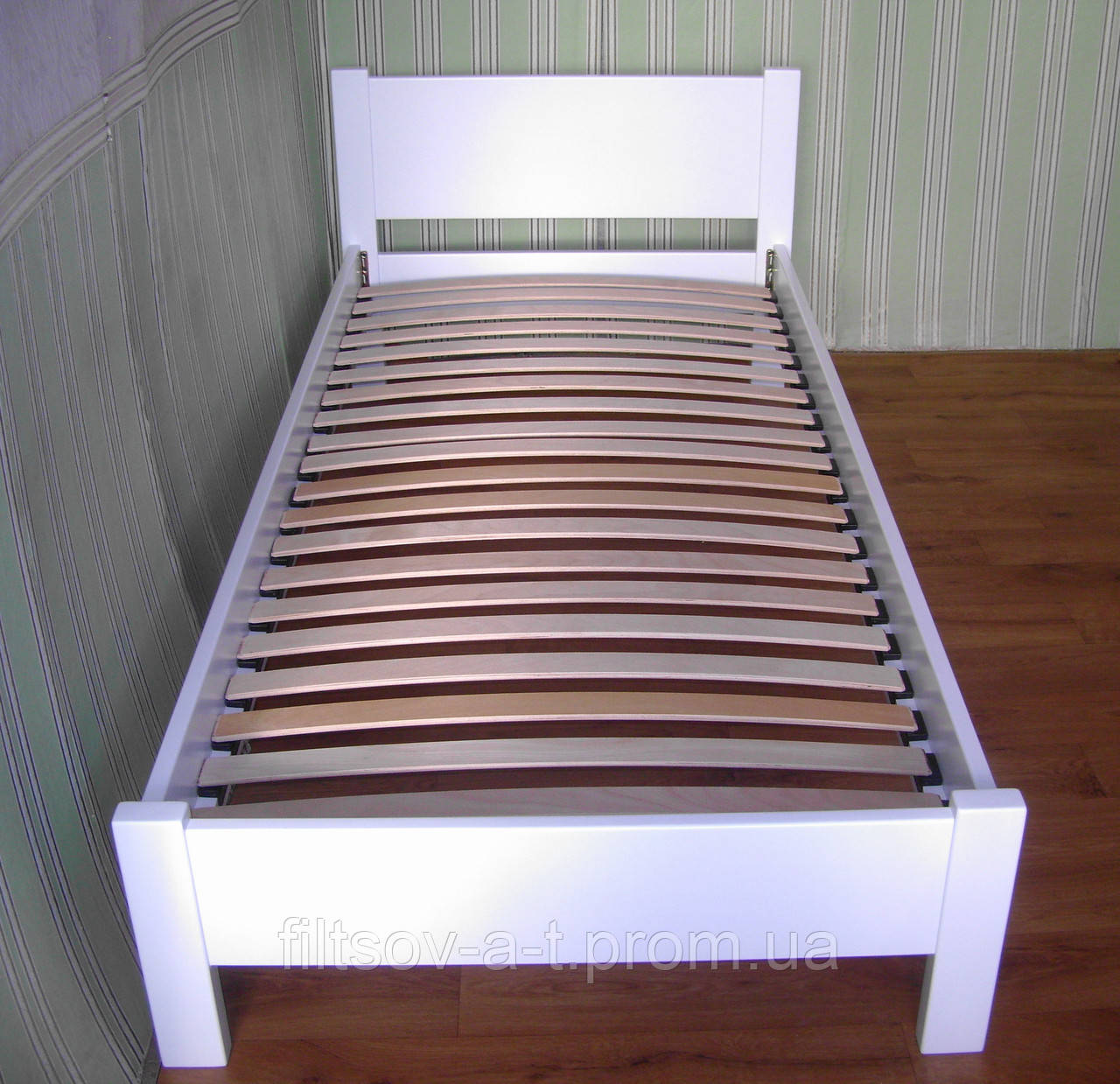 Белая детская односпальная кровать из массива натурального дерева "Эконом" от производителя - фото 3 - id-p1066869515