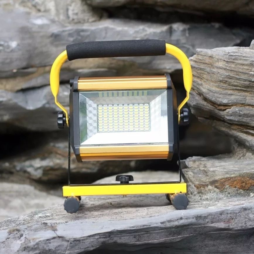 Ліхтар - прожектор переносний Yupard 100W 100 Led