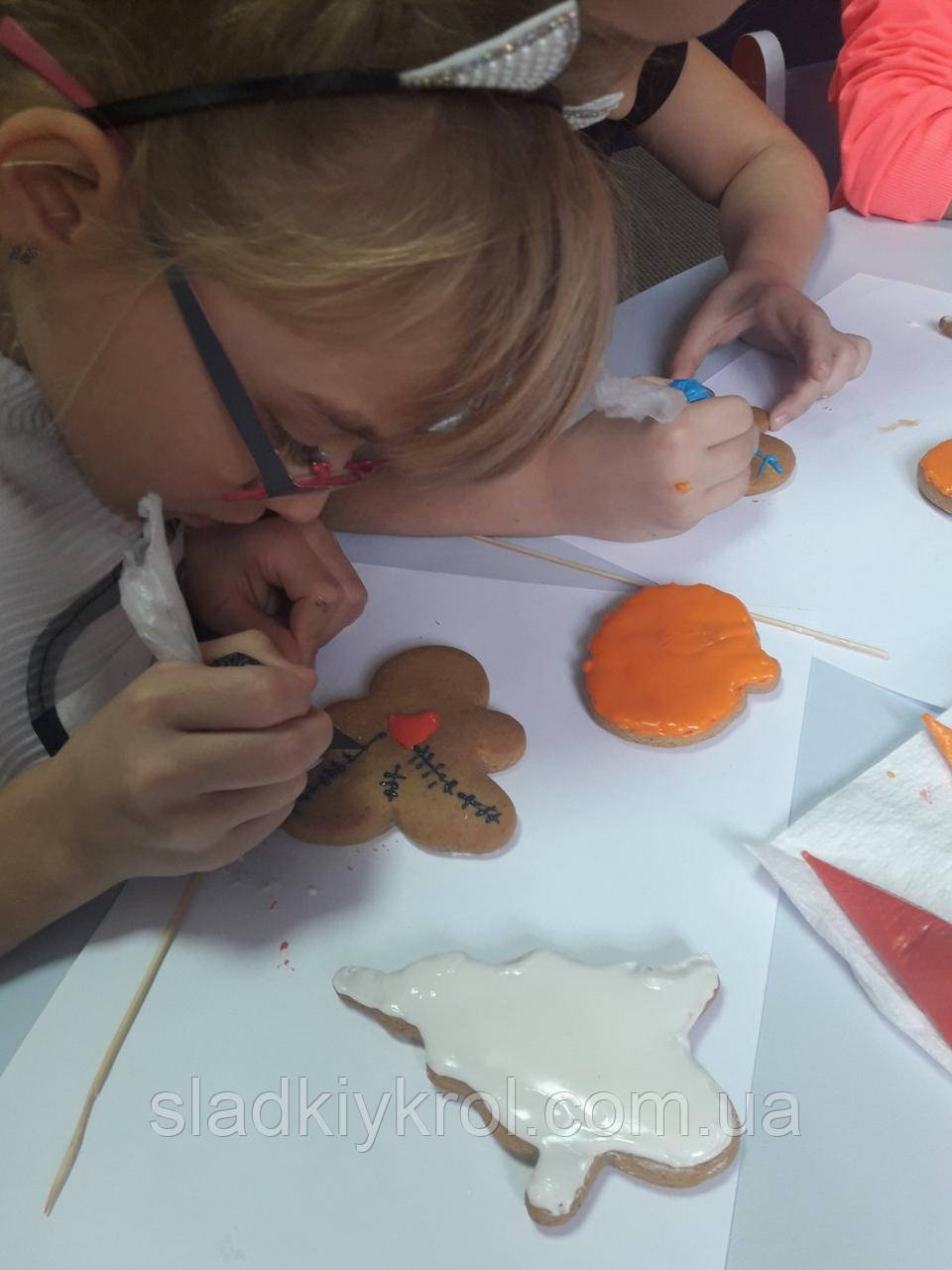 Мастер класс для детей по росписи пряников к осеннему празднику Хеллоуин - фото 2 - id-p1066907083