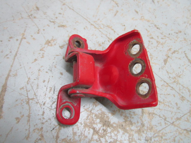 Петлі Завіси дверні задні за верх правий Mazda 323 BG 1989 - 1994 гв.