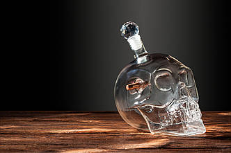 Графин череп 1 л зі справжньою «застрялою» кулею 7.62