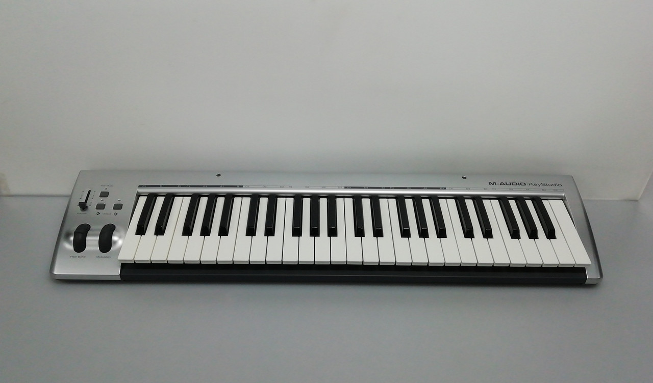 MIDI клавіатура M-Audio KeyStudio 49i