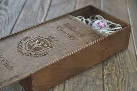 Коробки з фанери та дерева різні кольори та форми